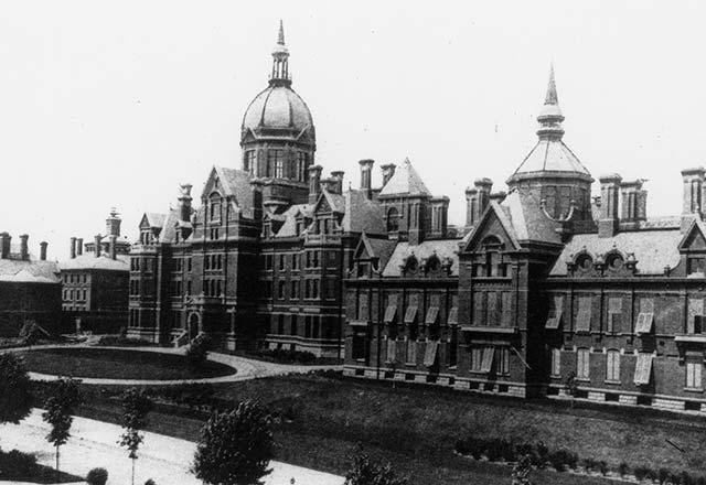 Black and white photo of Billings building